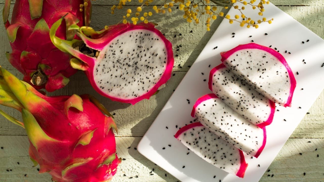 هل حرام اكل dragon fruit فاكهة التنين؟ حكم اكل فاكهة التنين