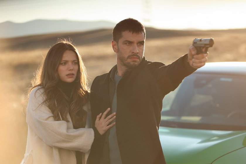 مسلسل قلب اسود الحلقة 11 مترجمة