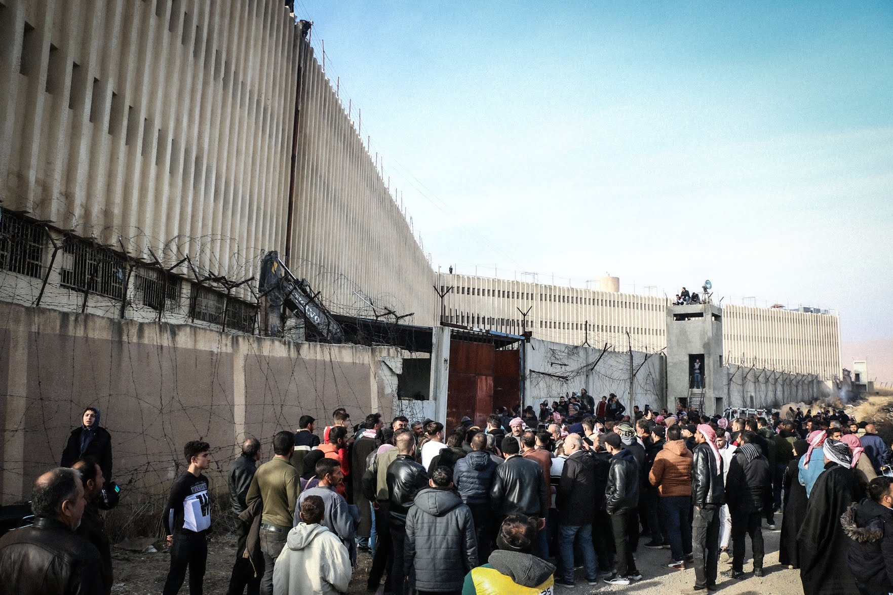 جميع السجون.. رابط البحث عن اسماء المعتقلين داخل السجون السورية