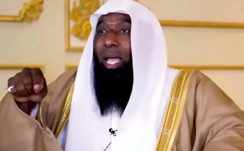 تفاصيل الإفراج عن الشيخ بدر المشاري بالسعودية بعد أكثر من عام على سجنه (القصة كاملة)