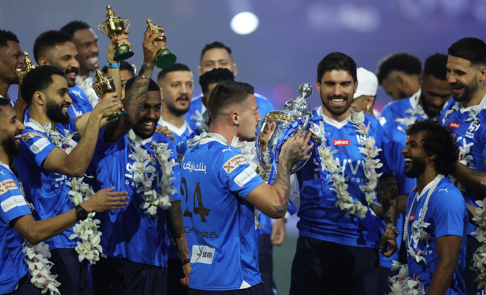 تشكيلة الهلال أمام ضمك في دوري روشن السعودي 8-2-2025