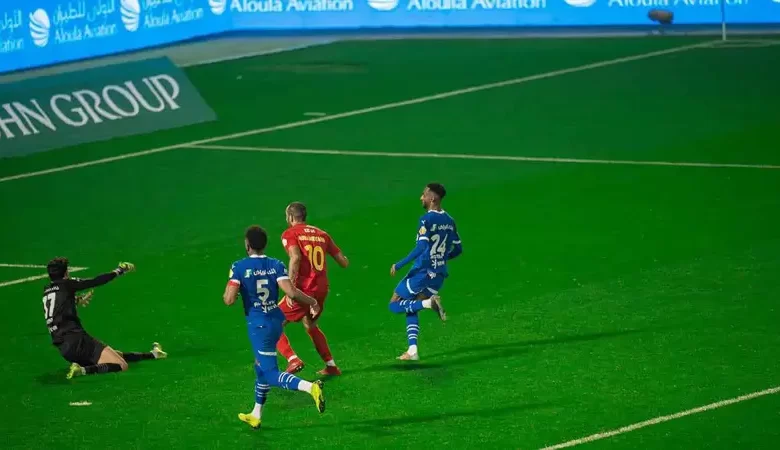 فيديو حارس الجبلين يضرب الحكم ممدوح ال شهدان