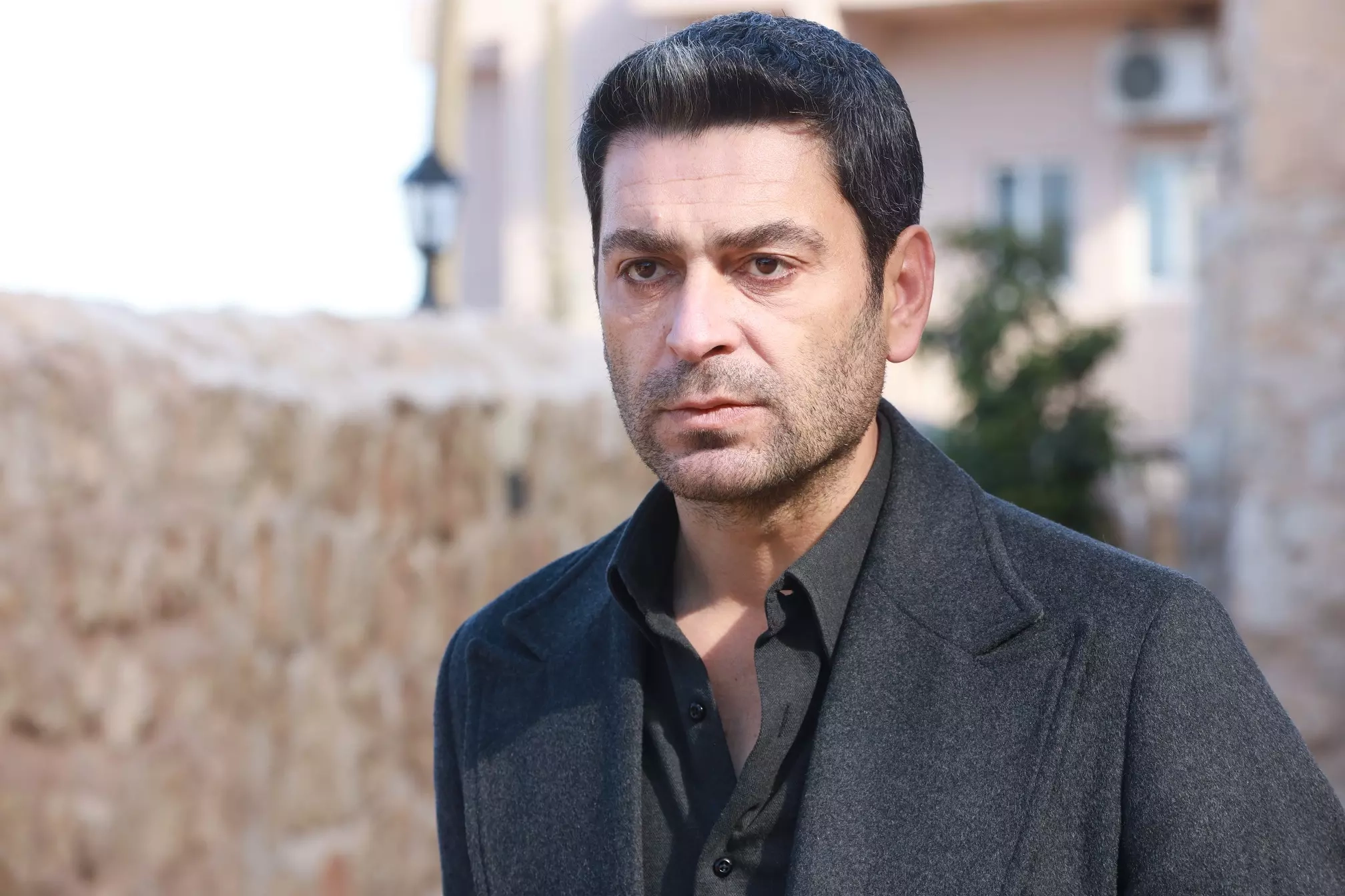 مسلسل المدينة البعيدة الحلقة 12