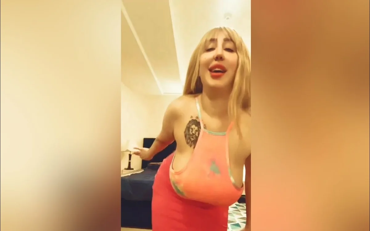 شووف +18 😱🔥 مقطع فضيحة بوسي الراقصة الجديد 2025 في غرفة النوم الرقاصه بوسي
