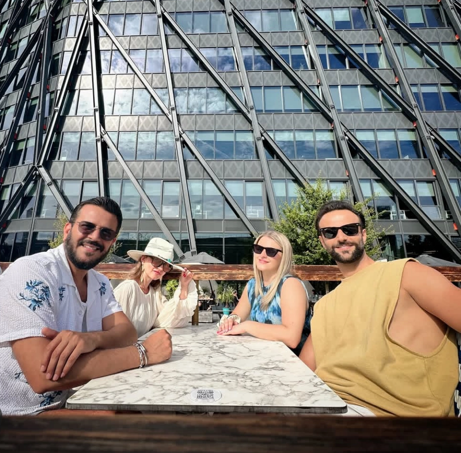 زوجة صبحي عطري الاعلامي السوري 