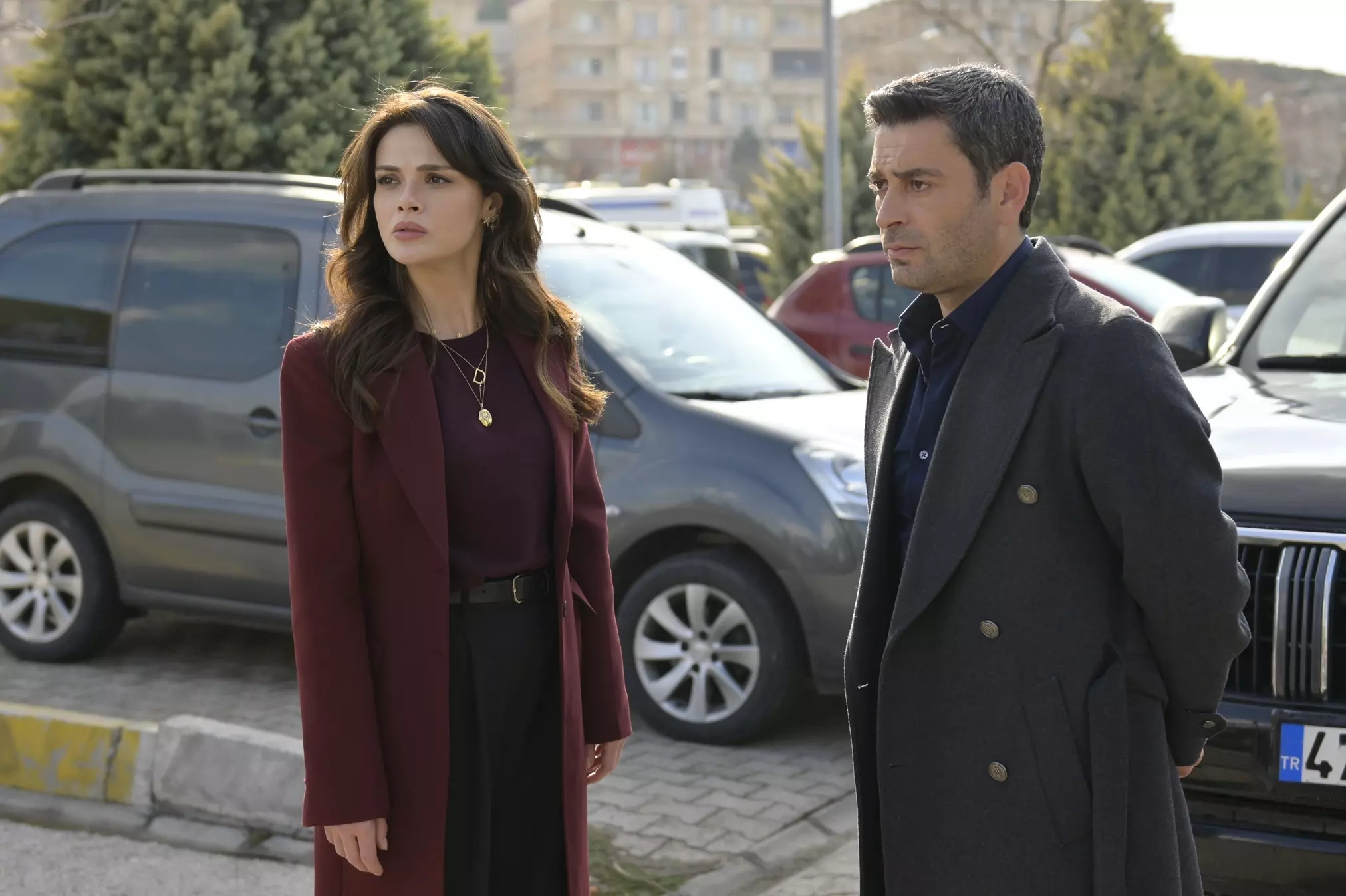 مسلسل المدينة البعيدة الحلقة 21