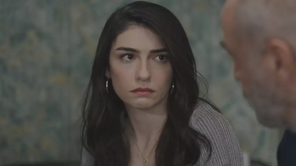 مسلسل حبات اللولو الحلقة 40 مترجمة