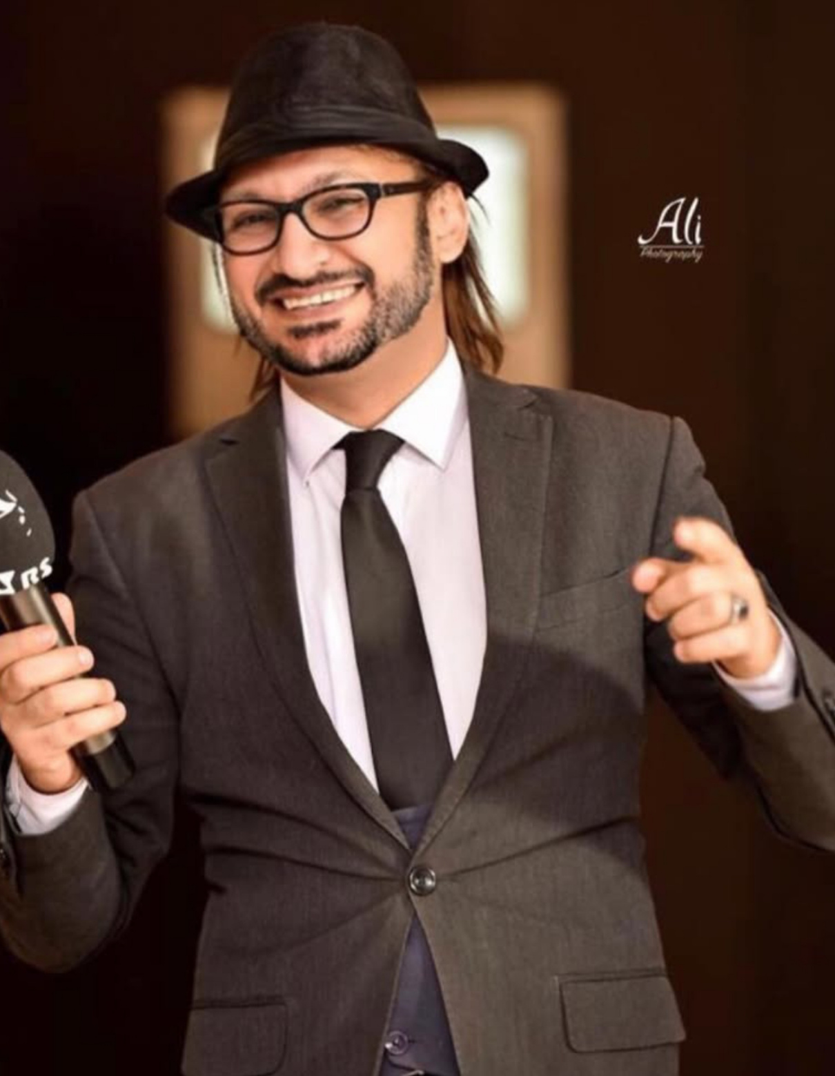 من هو المذيع الفرفوش (سيد غنيم).. وسبب القبض عليه؟