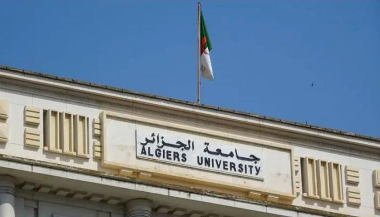 معدلات القبول للتخصصات الطبية لسنة 2025 في الجزائر: شروط التوجيه المطلوبة