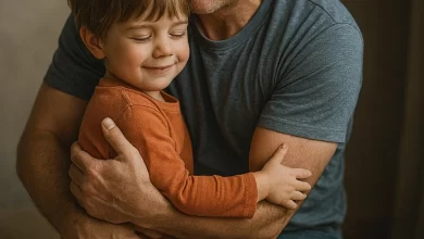 تريند الحضن مع صورة الطفولة بالذكاء الصناعي 2025 مجانًا تطبيق Gemini